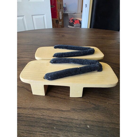 Traditional Japanese Wooden Geta Sandals With Black Velvet Straps 9.5 Inch Size - Picture 4 of 15